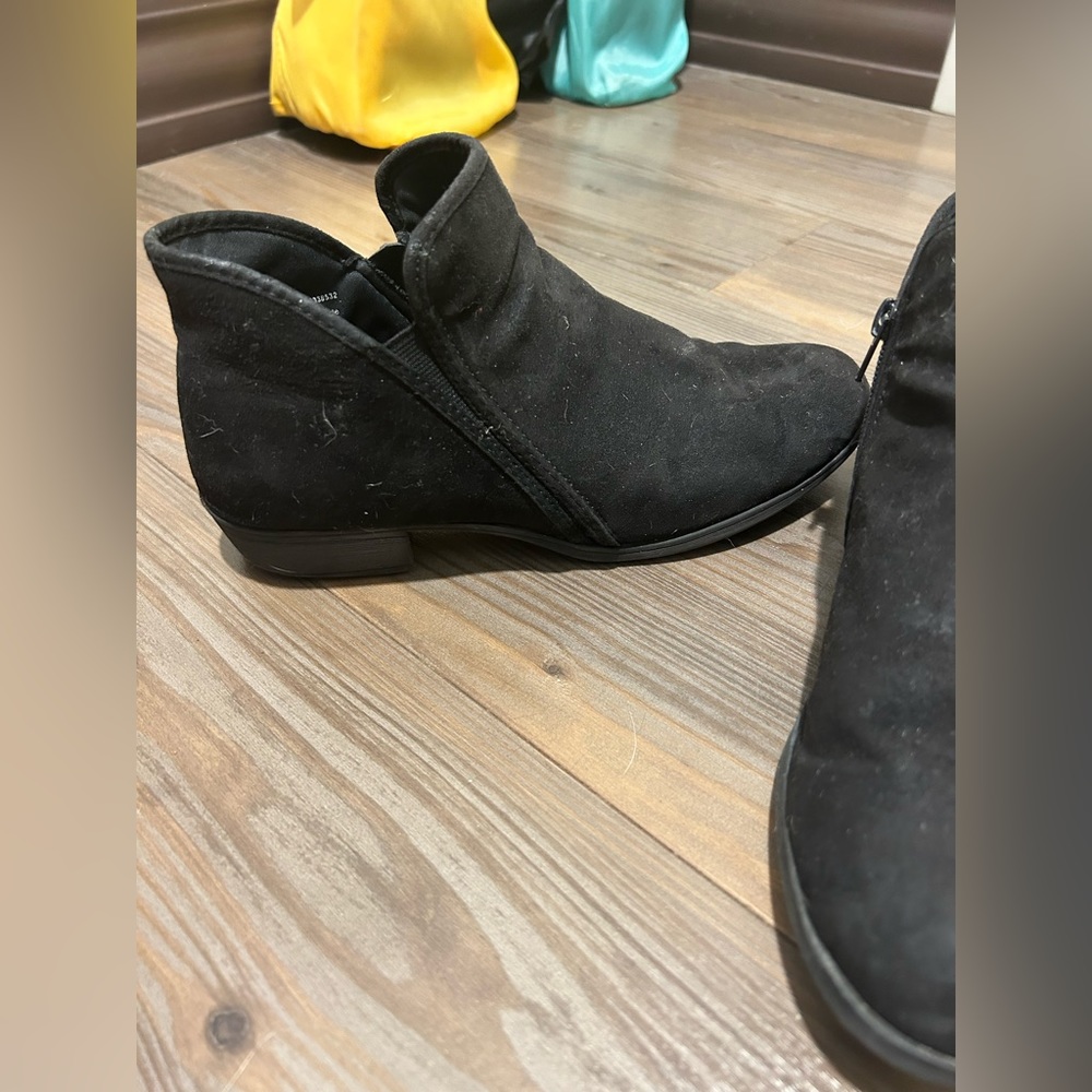 Comfy black booties